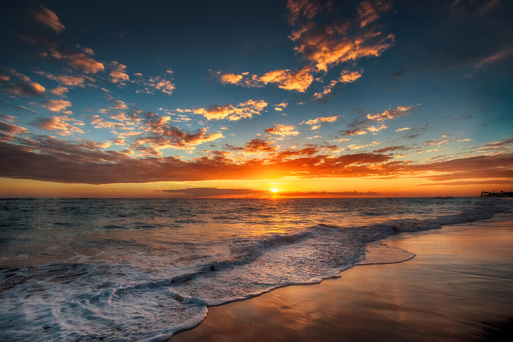 A photo of an Indian Rocks Beach sunset over the water