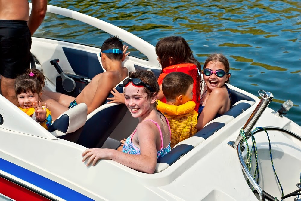 Family having fun on the water on an Indian Rocks Beach boat rental