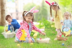 children participating in Easter egg hunt | Plumlee Gulf Beach Realty