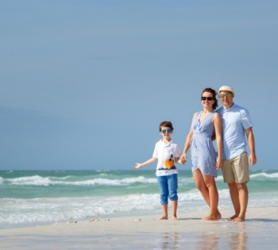 family on indian rocks beach | Plumlee Vacation Rentals