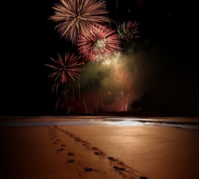 fireworks on the beach in florida | Plumlee Vacation Rentals