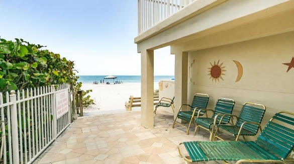 Florida gulf coast oceanfront condo | Plumlee Vacation Rentals