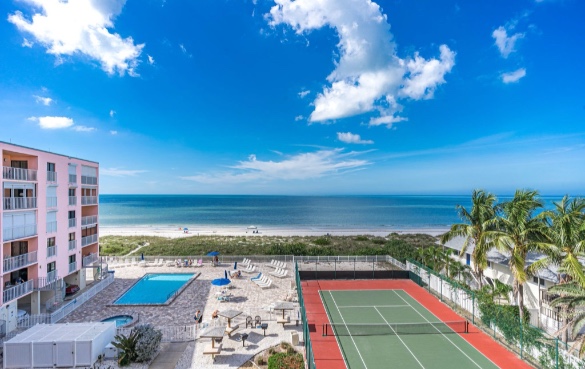 Reef Club Condo Complex in Indian Rocks Beach, Florida for Long Weekend Getaways on the Gulf Coast | Plumlee Indian Rocks Beach Vacation Rentals