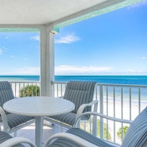 West Coast Vista vacation rental patio overlooking the Gulf of Mexico | Plumlee Gulf Beach Vacation Rentals